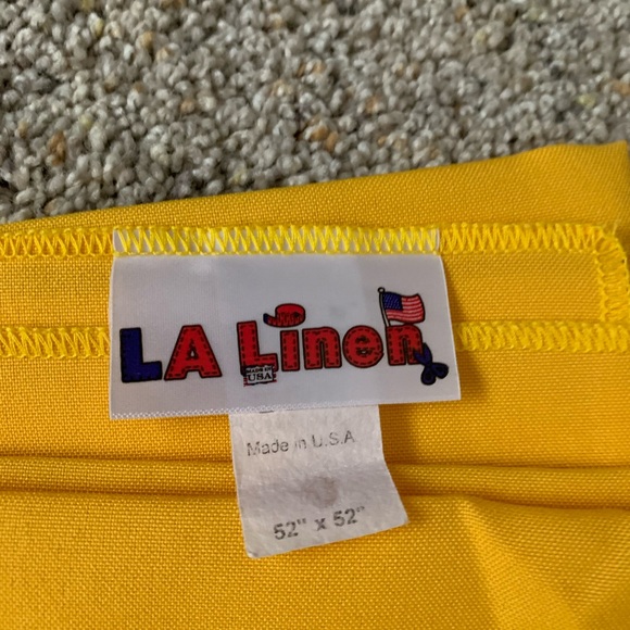 Five-not four tablecloths 52"x52" red, gold, green & now blue! Harry Potter - Picture 4 of 9